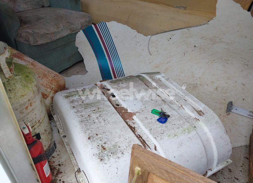 Photo 12 of 1997 Fleetwood 30ft TRAVEL TRAILER (VIN 1EC1L3024V4070299)