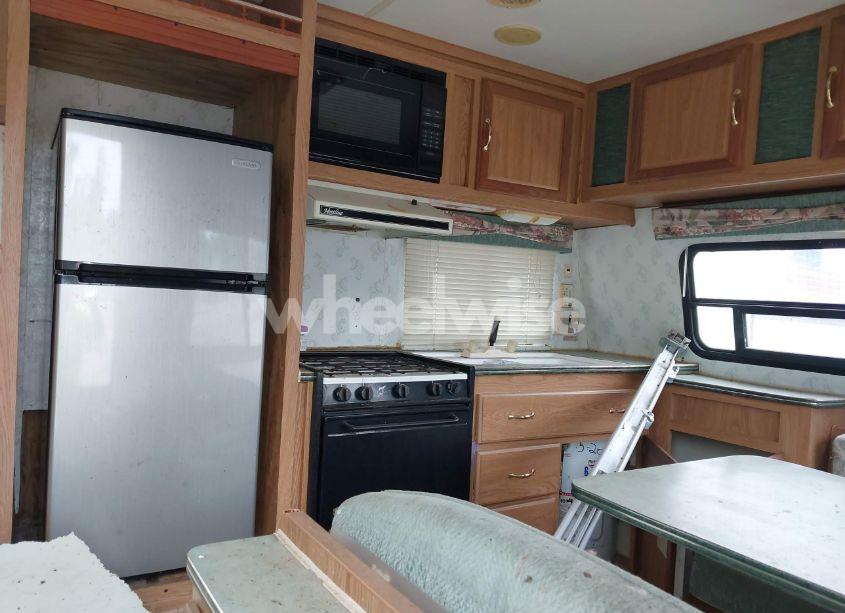 Photo 13 of 1997 Fleetwood 30ft TRAVEL TRAILER (VIN 1EC1L3024V4070299)