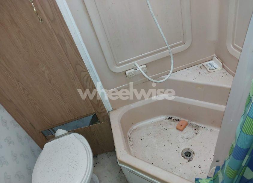 Photo 15 of 1997 Fleetwood 30ft TRAVEL TRAILER (VIN 1EC1L3024V4070299)