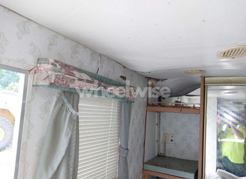 Photo 18 of 1997 Fleetwood 30ft TRAVEL TRAILER (VIN 1EC1L3024V4070299)