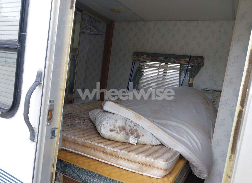 Photo 8 of 1997 Fleetwood 30ft TRAVEL TRAILER (VIN 1EC1L3024V4070299)