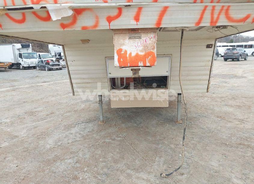 Photo 10 of 1992 Fleetwood Prowler (VIN 1EC5X3027N2864277)