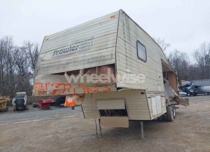 Photo 2 of 1992 Fleetwood Prowler (VIN 1EC5X3027N2864277)