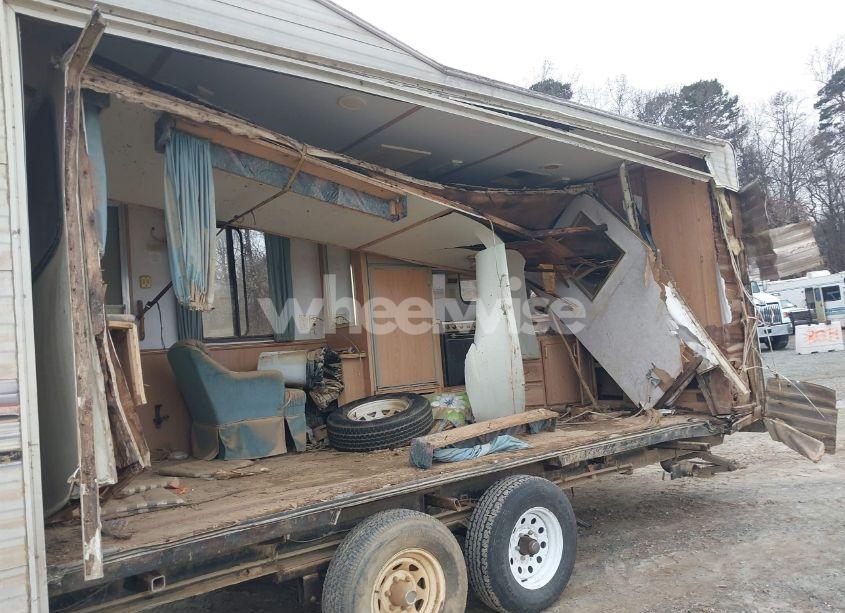 Photo 6 of 1992 Fleetwood Prowler (VIN 1EC5X3027N2864277)