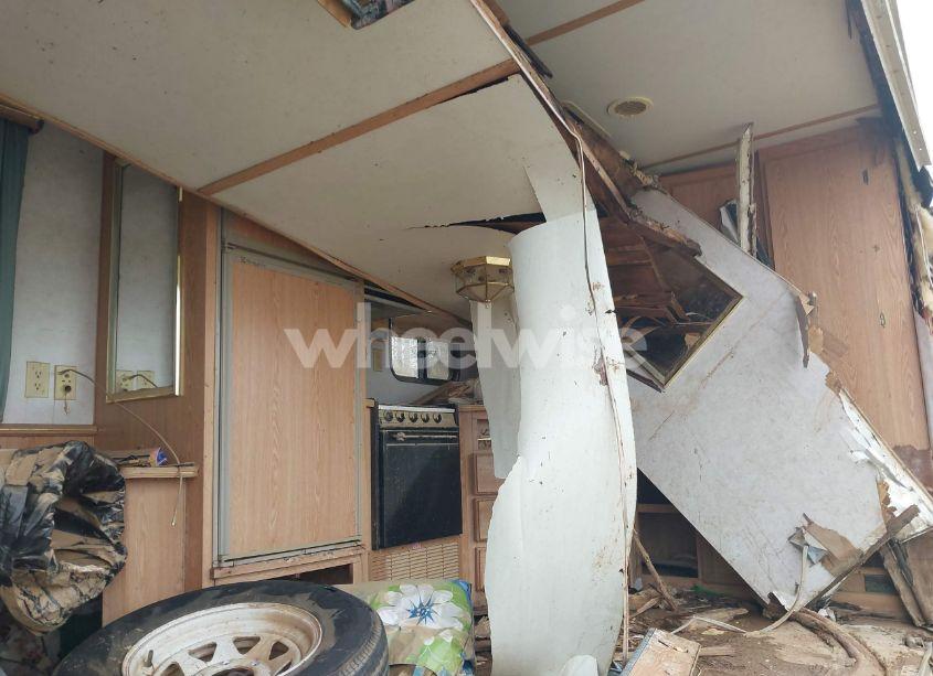 Photo 8 of 1992 Fleetwood Prowler (VIN 1EC5X3027N2864277)