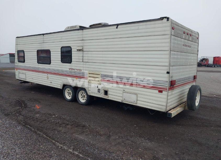 Photo 3 of 1993 Fleetwood Wilderness (VIN 1ED1S2923P4248489)