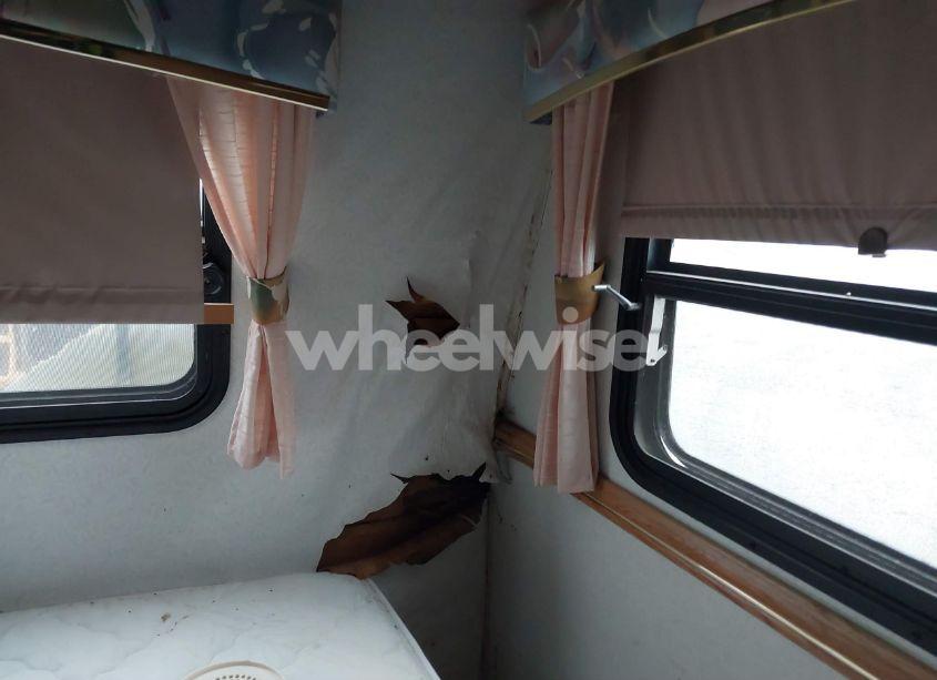 Photo 6 of 1993 Fleetwood Wilderness (VIN 1ED1S2923P4248489)