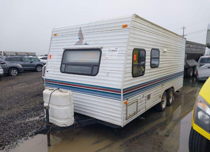 Photo 2 of 1997 Fleetwood Mallard (CAMPER TRAI (VIN 1EF1N1928V2462203)