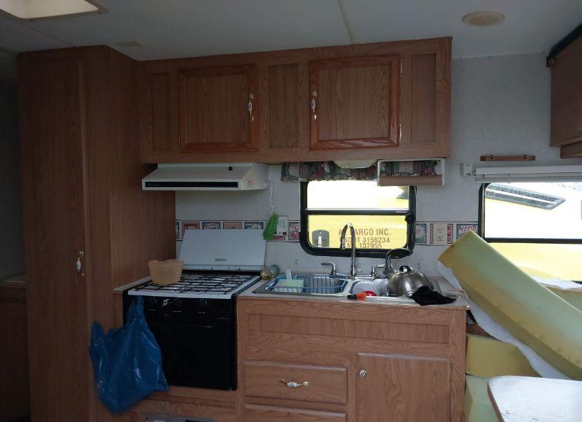 Photo 5 of 1997 Fleetwood Mallard (CAMPER TRAI (VIN 1EF1N1928V2462203)