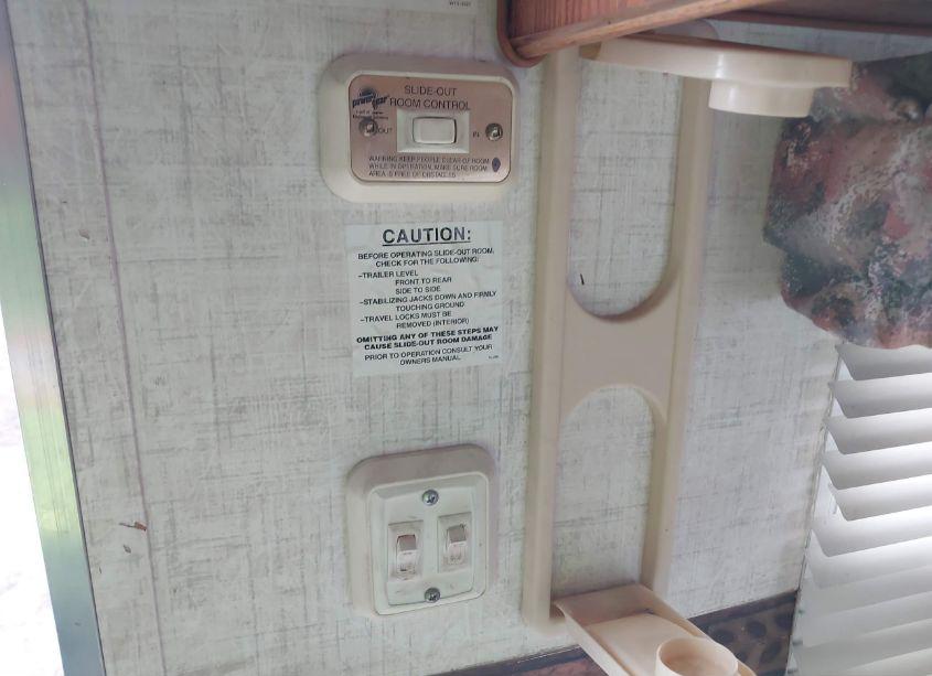 Photo 7 of 2000 Mallard Other (VIN 1EF5M2328Y2470289)