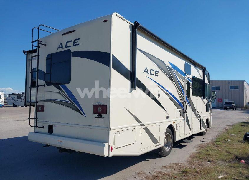 Photo 4 of 2020 Ford F53 N/A (VIN 1F64F5DN8L0A17011)