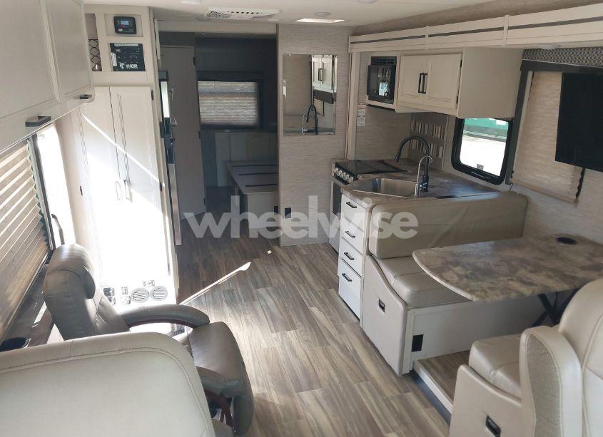 Photo 5 of 2020 Ford F53 N/A (VIN 1F64F5DN8L0A17011)