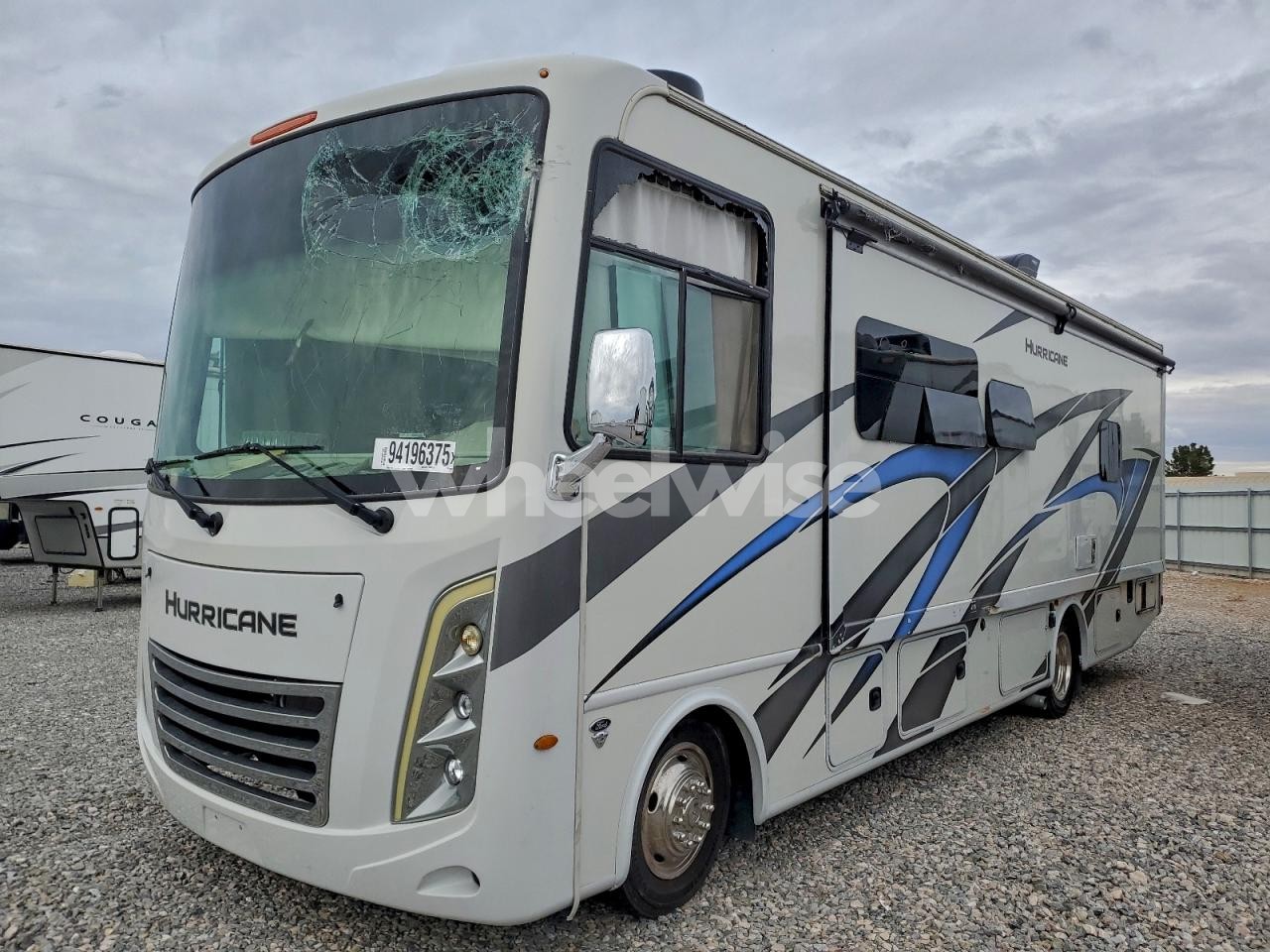 Photo 2 of 2023 FORD F53 (VIN 1F65F5DN1N0A14877)