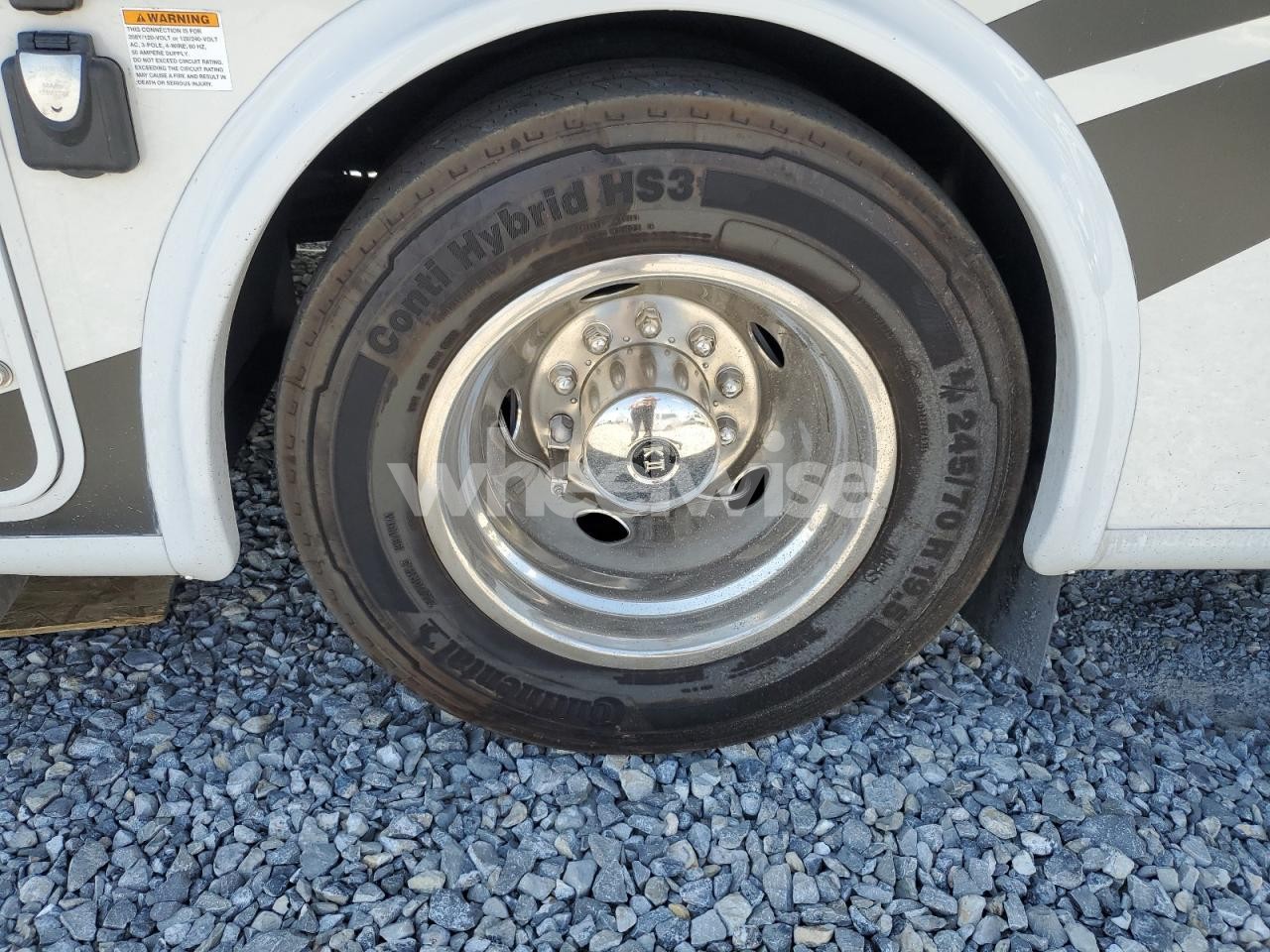 Photo 3 of 2023 FORD F53 (VIN 1F65F5DN1N0A14877)