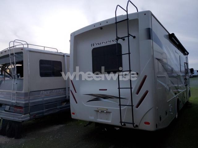 2019 FORD F53 N/A (VIN 1F65F5DY0K0A23933) main photo