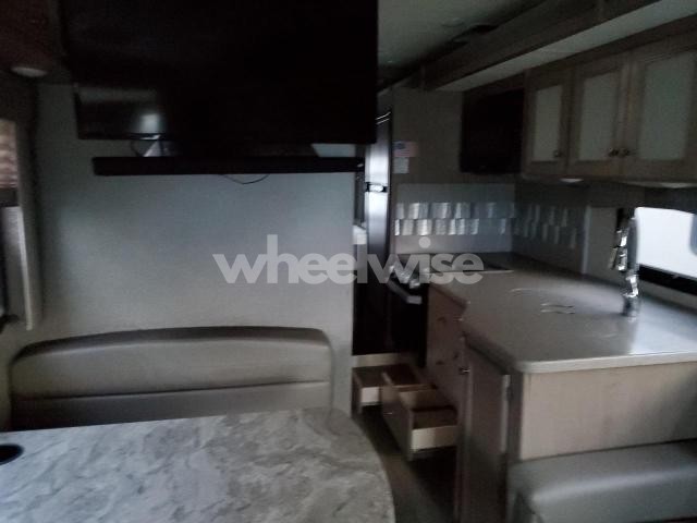 Photo 5 of 2019 FORD F53 N/A (VIN 1F65F5DY0K0A23933)