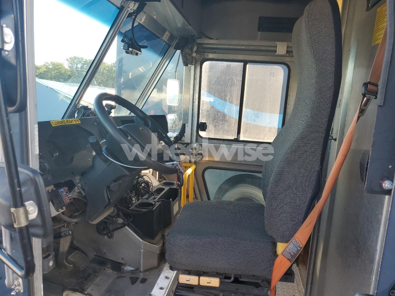 Photo 7 of 2020 FORD F59 (VIN 1F65F5KN0L0A01912)