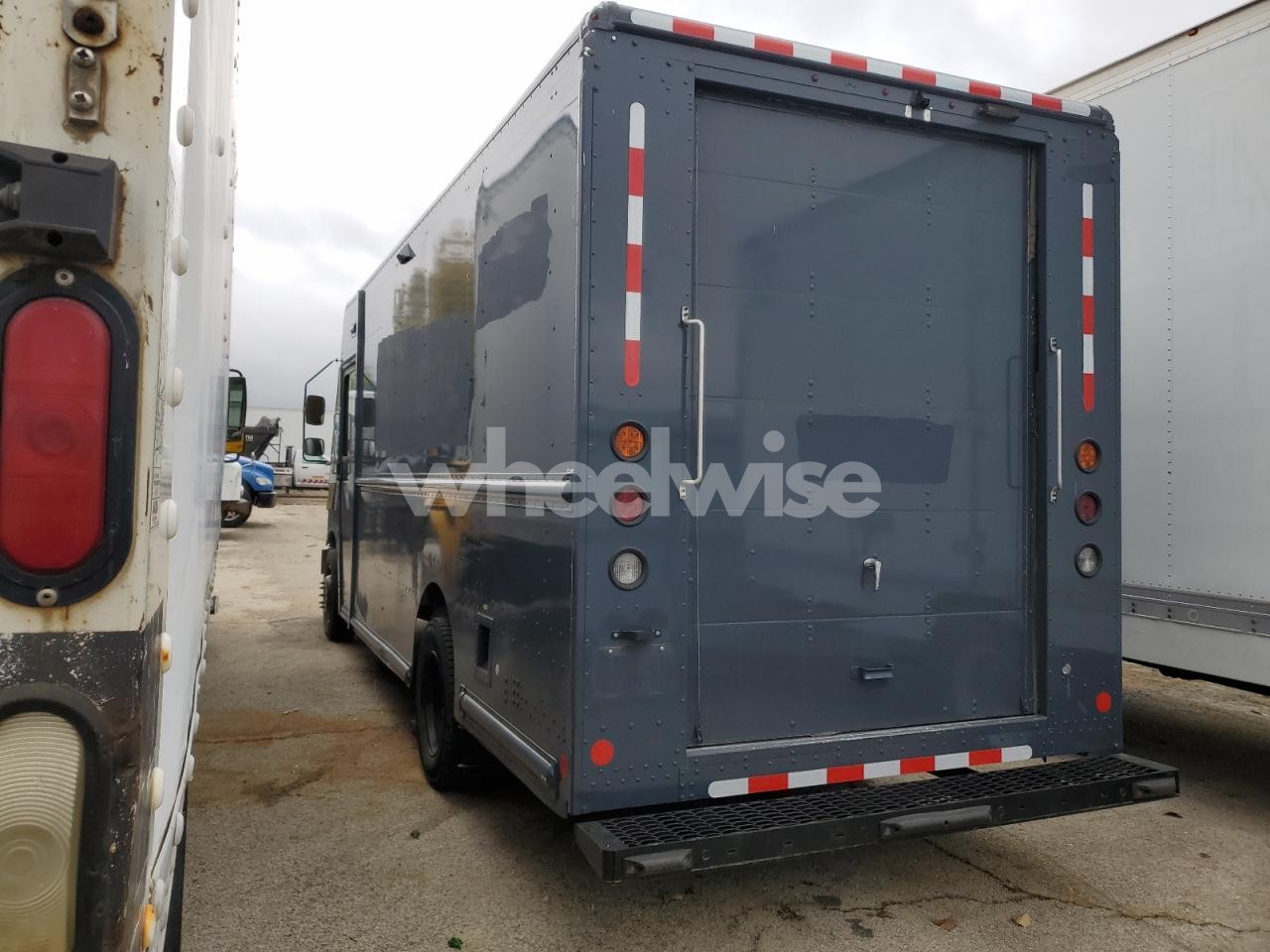 Photo 2 of 2020 FORD F59 (VIN 1F65F5KN0L0A01960)