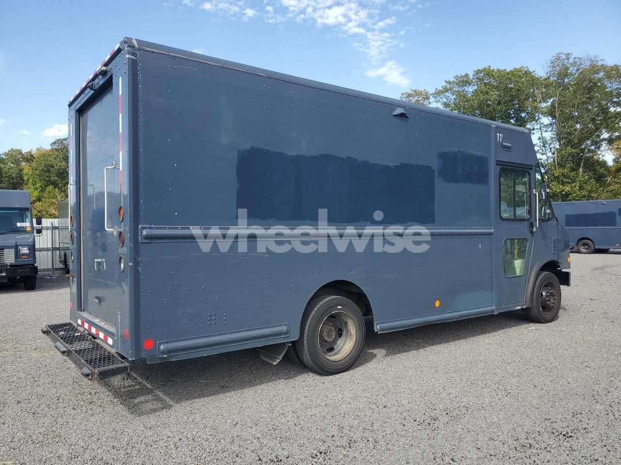 Photo 3 of 2020 FORD F59 DELIVERY VAN (VIN 1F65F5KN0L0A06267)