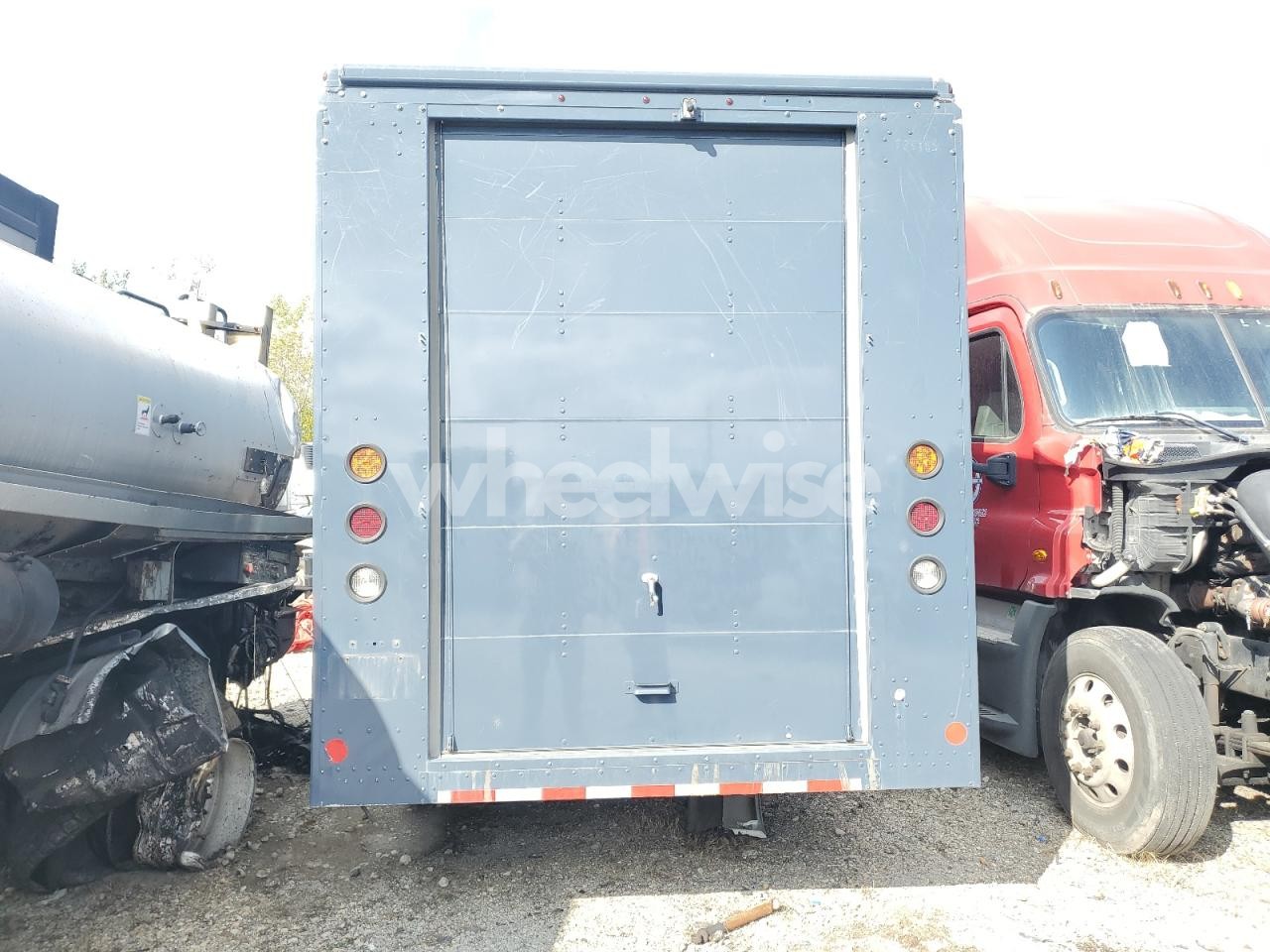 Photo 6 of 2020 FORD F59 (VIN 1F65F5KN1L0A10487)