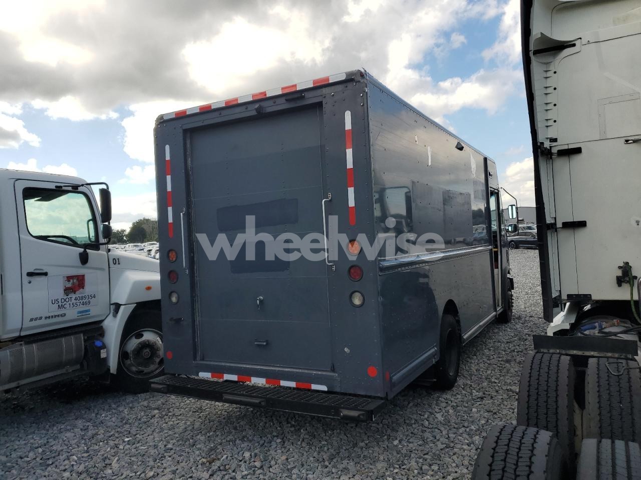 Photo 3 of 2020 FORD F59 (VIN 1F65F5KN1L0A11669)
