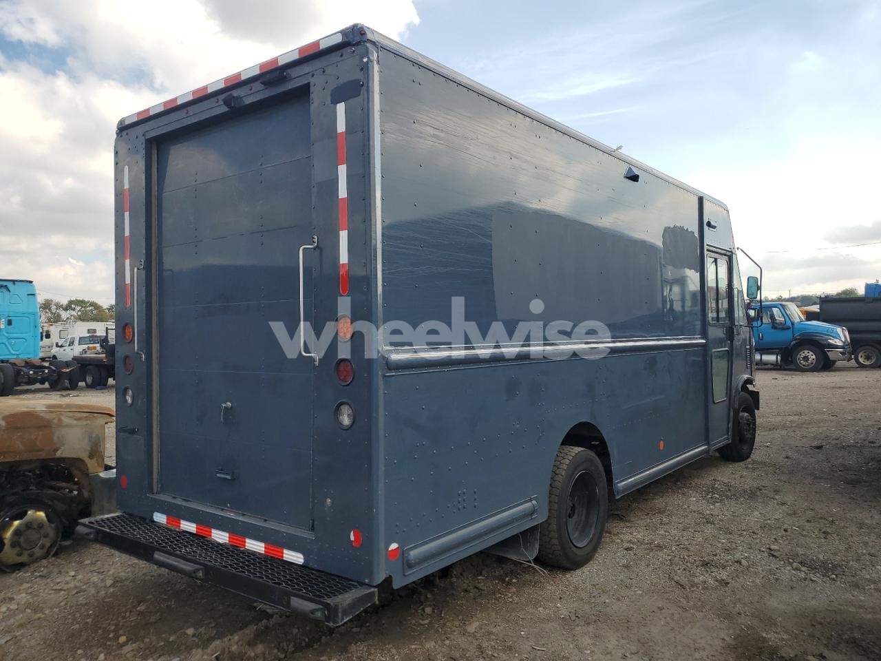 Photo 3 of 2020 FORD F59 (VIN 1F65F5KN2L0A01944)