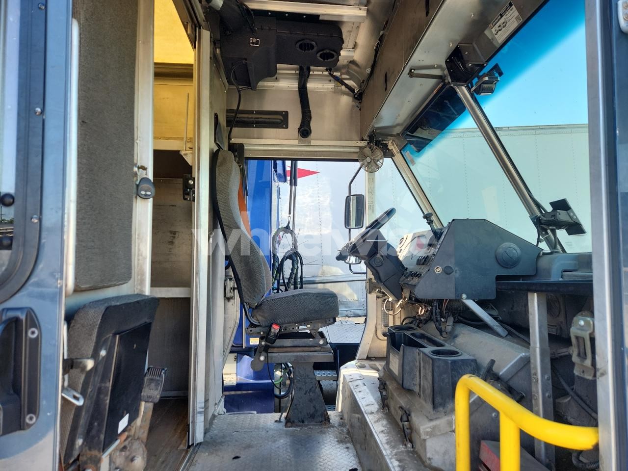 Photo 11 of 2021 FORD F59 (VIN 1F65F5KN3M0A04689)