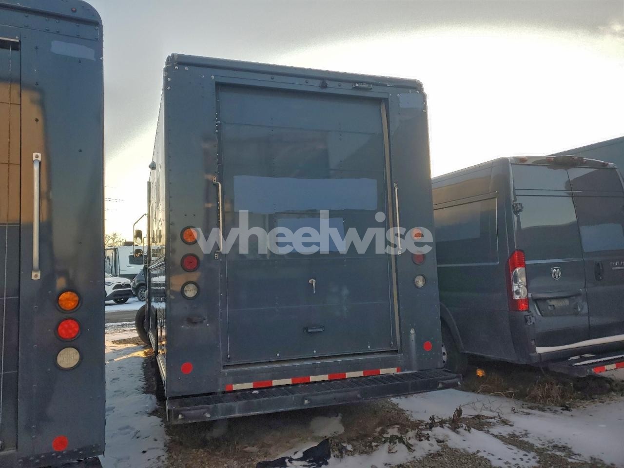 Photo 2 of 2021 FORD F59 (VIN 1F65F5KN3M0A04689)