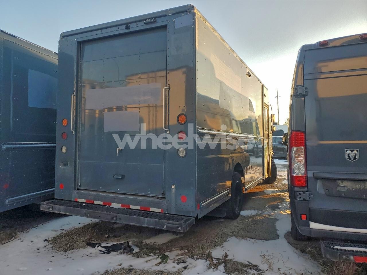 Photo 3 of 2021 FORD F59 (VIN 1F65F5KN3M0A04689)