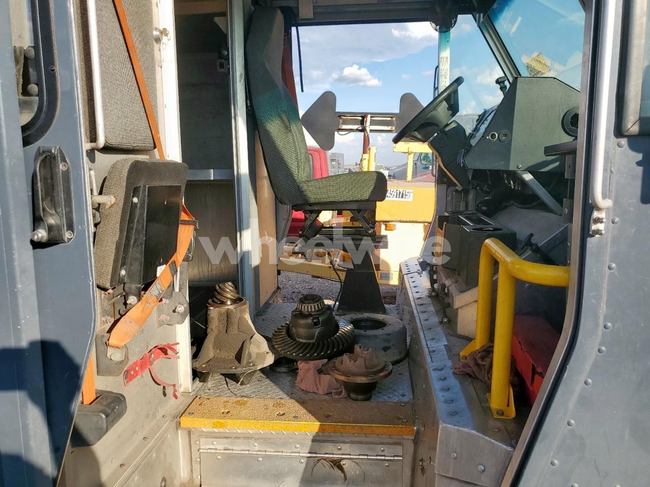 Photo 11 of 2020 FORD F59 (VIN 1F65F5KN4L0A02027)