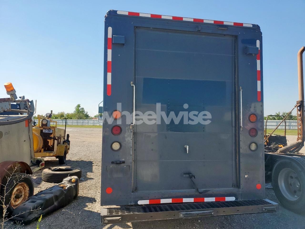 Photo 6 of 2020 FORD F59 (VIN 1F65F5KN4L0A02027)