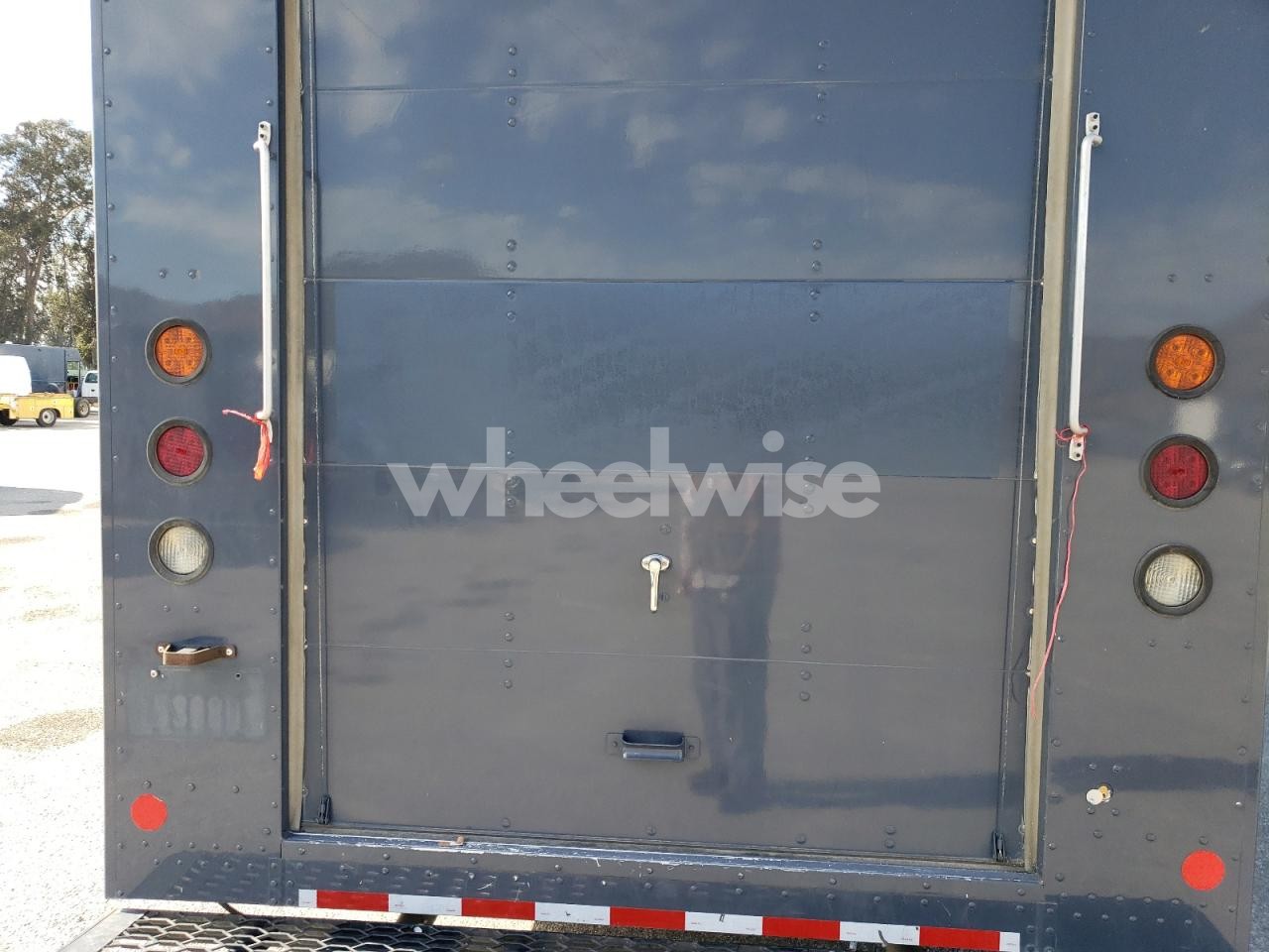 Photo 10 of 2020 FORD F59 - DELIVERY VAN (VIN 1F65F5KN4L0A05879)