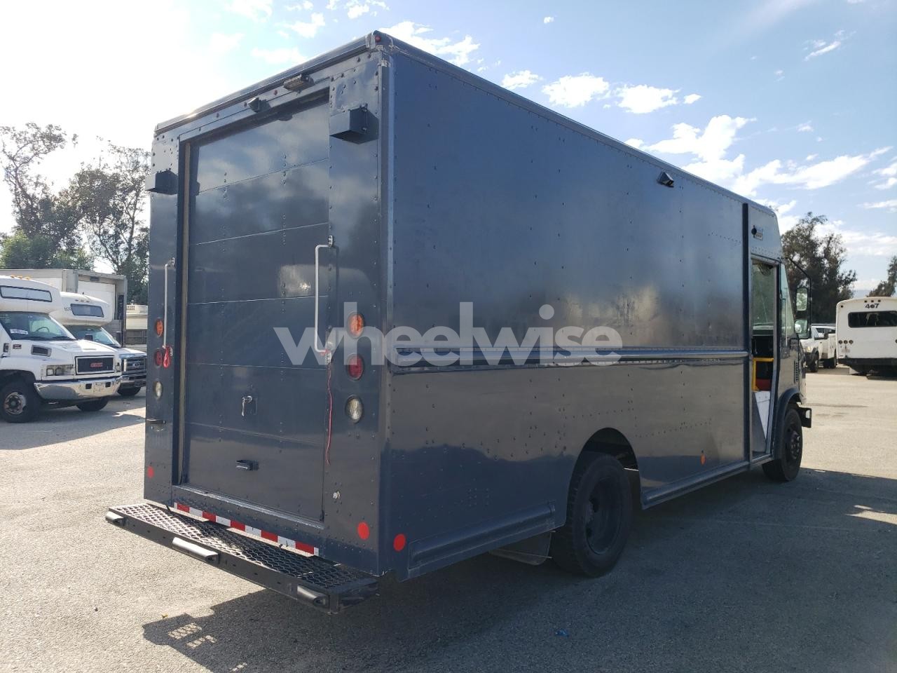 Photo 3 of 2020 FORD F59 - DELIVERY VAN (VIN 1F65F5KN4L0A05879)