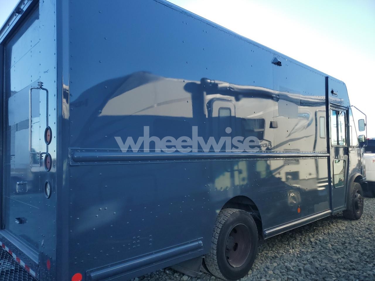 Photo 3 of 2021 FORD F59 (VIN 1F65F5KN5M0A04838)