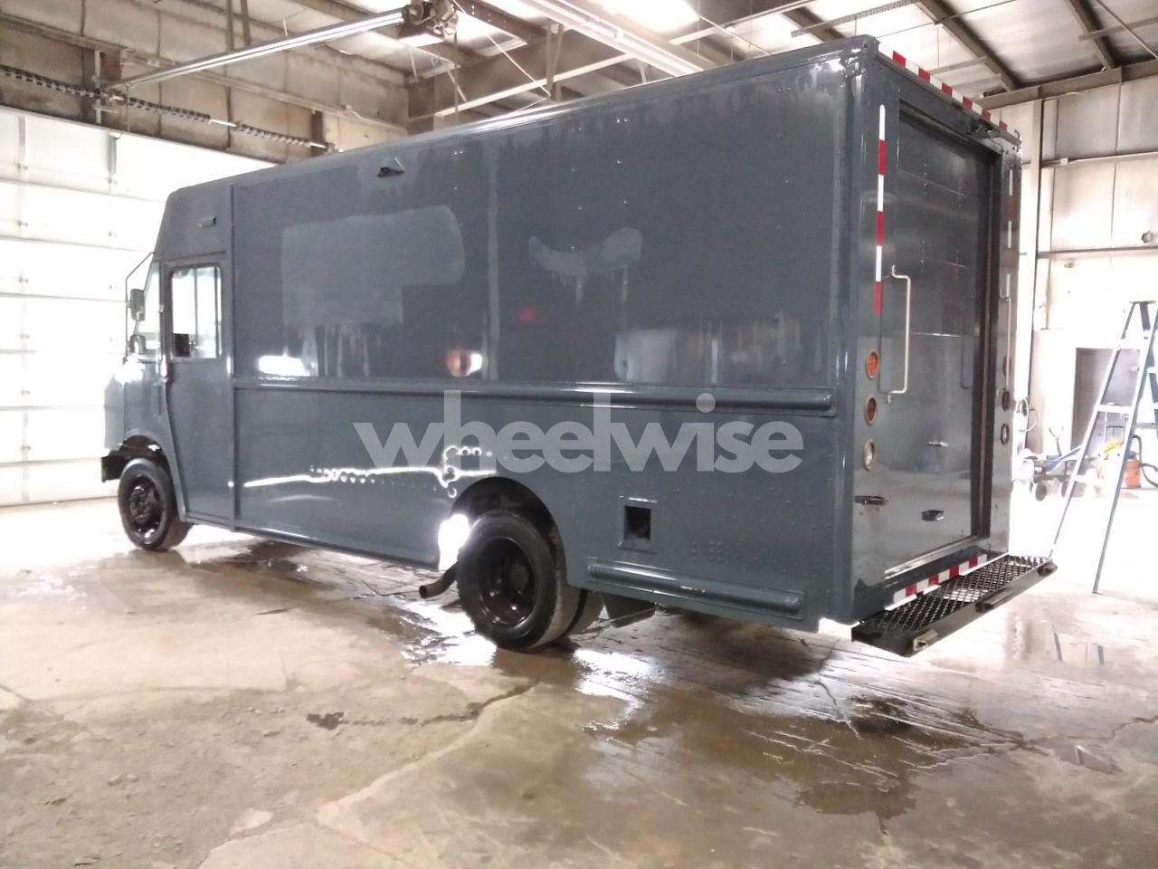 Photo 2 of 2020 FORD F59 (VIN 1F65F5KN6L0A01185)