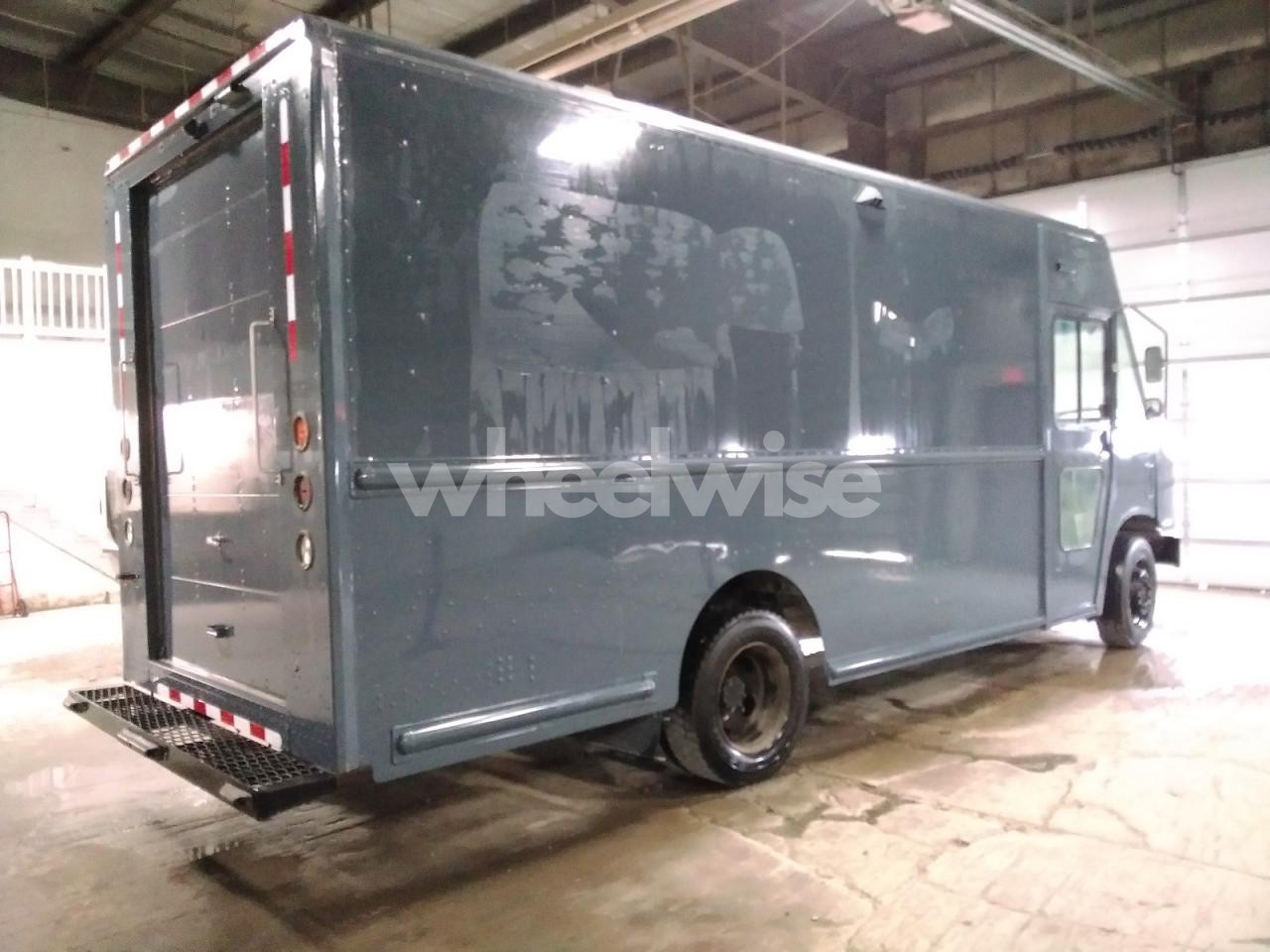 Photo 3 of 2020 FORD F59 (VIN 1F65F5KN6L0A01185)