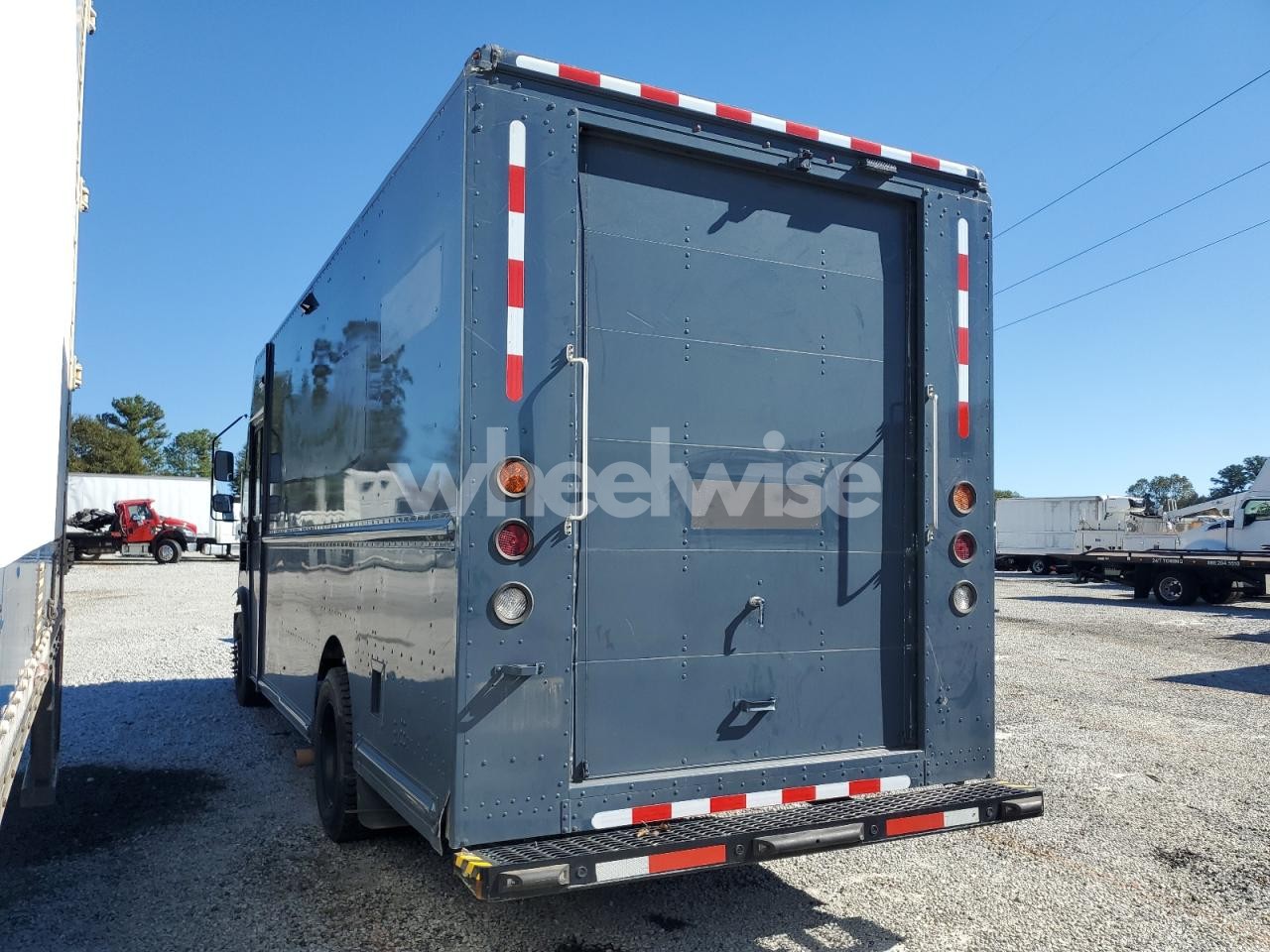 Photo 2 of 2020 FORD F59 (VIN 1F65F5KN8L0A05027)