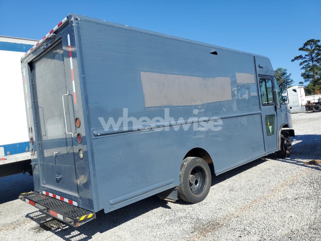 Photo 3 of 2020 FORD F59 (VIN 1F65F5KN8L0A05027)