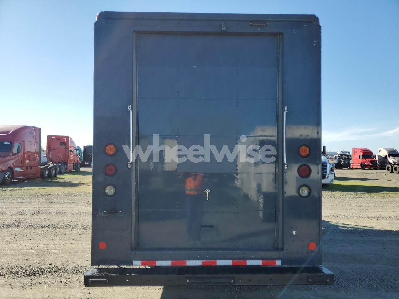 Photo 6 of 2020 FORD F59 (VIN 1F65F5KN8L0A05612)