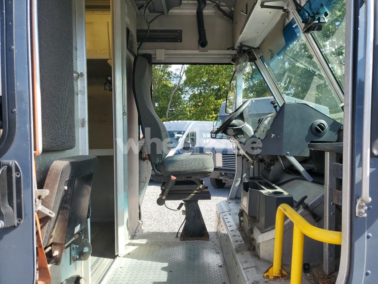 Photo 11 of 2020 FORD F59 (VIN 1F65F5KN8L0A06288)