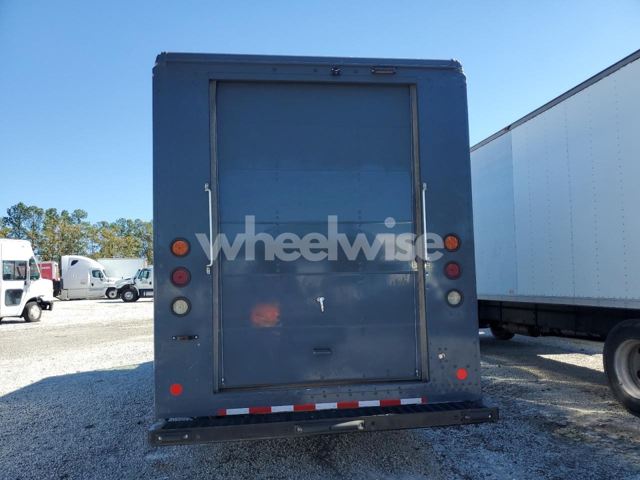 Photo 6 of 2021 FORD F59 N/A (VIN 1F65F5KN8M0A04879)