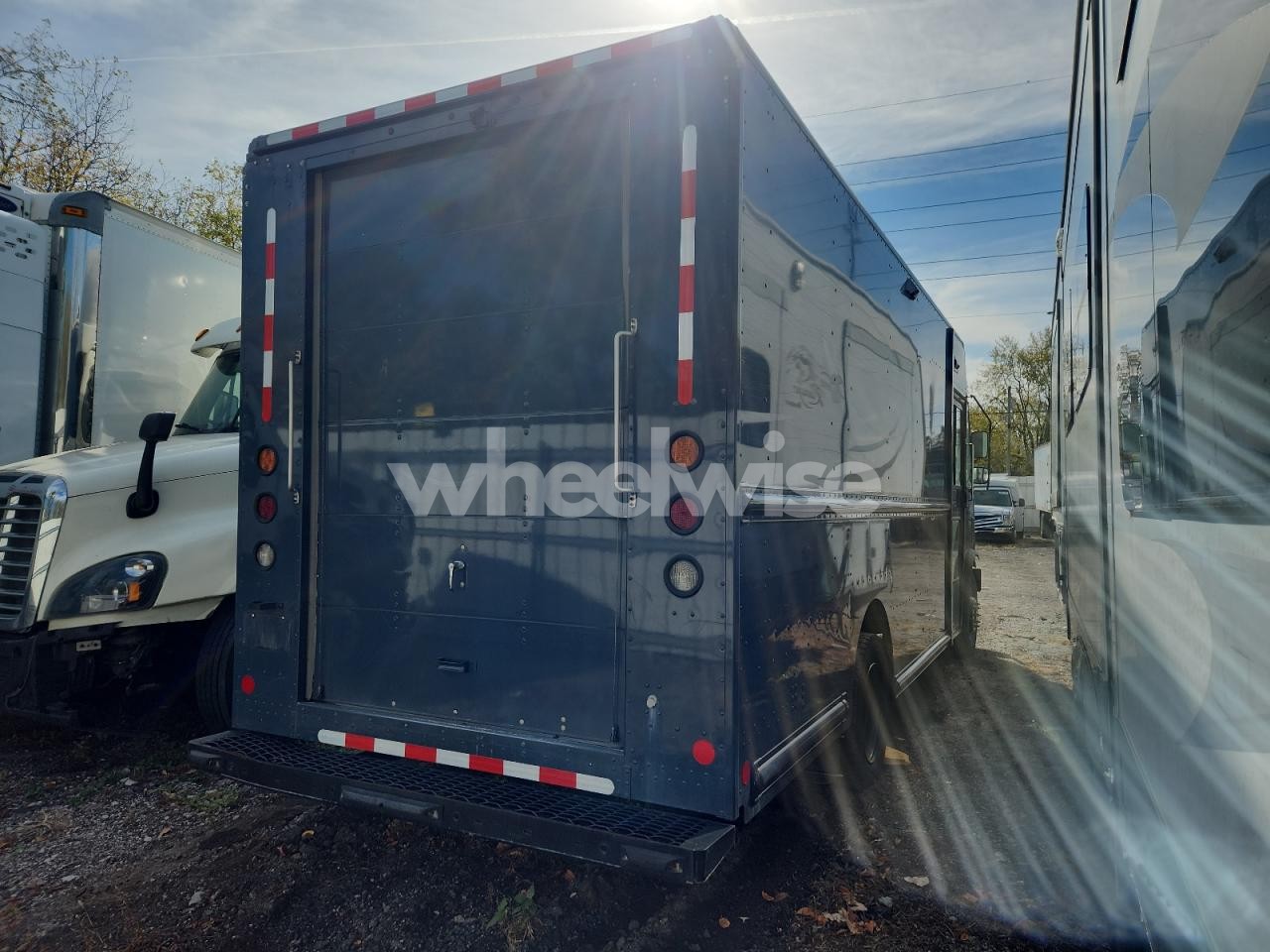 Photo 3 of 2020 FORD F59 (VIN 1F65F5KN9L0A10477)