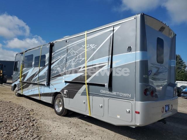 Photo 2 of 2023 FORD F53 N/A (VIN 1F66F5DN3P0A08389)