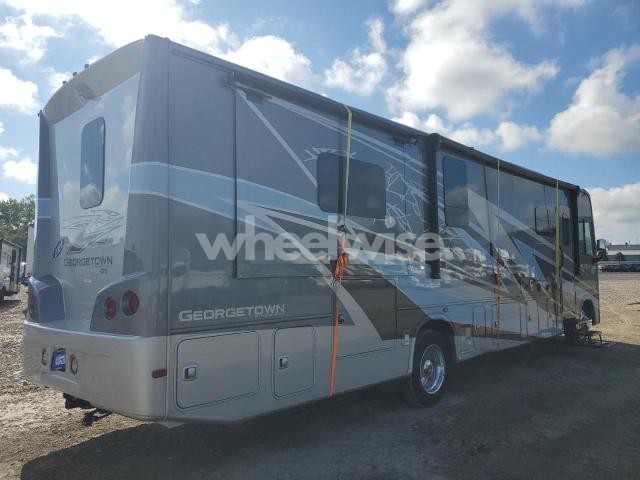 Photo 4 of 2023 FORD F53 N/A (VIN 1F66F5DN3P0A08389)