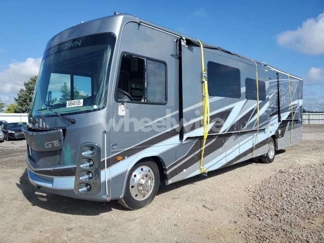 Photo 9 of 2023 FORD F53 N/A (VIN 1F66F5DN3P0A08389)