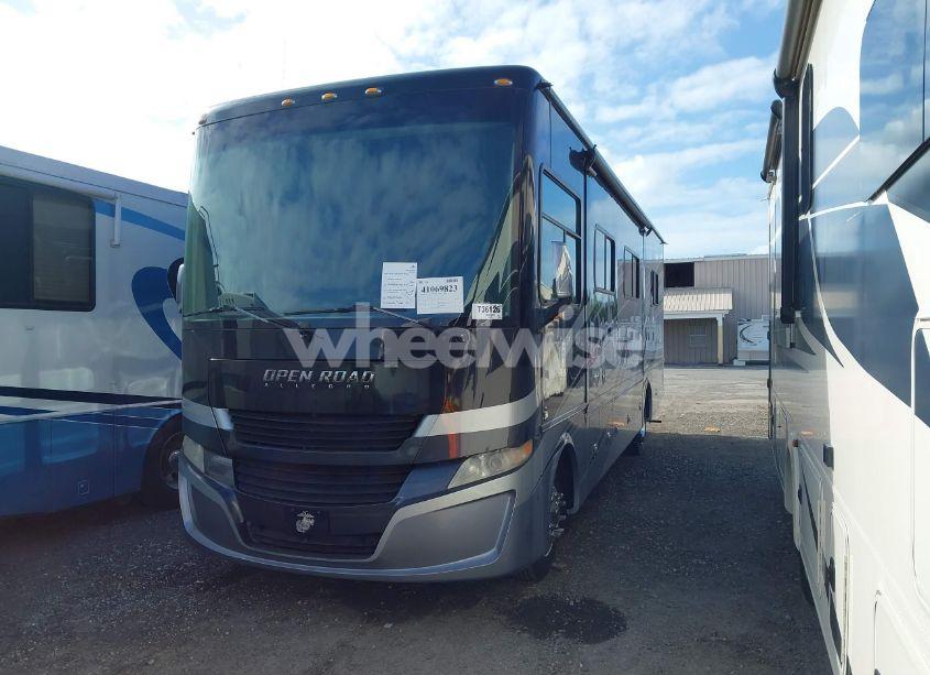 Photo 2 of 2020 Ford F53 N/A (VIN 1F66F5DY2K0A10864)