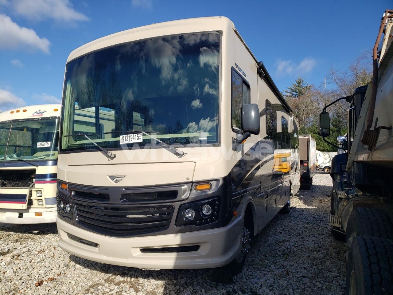 Photo 2 of 2016 FORD F53 (VIN 1F66F5DY4F0A08541)