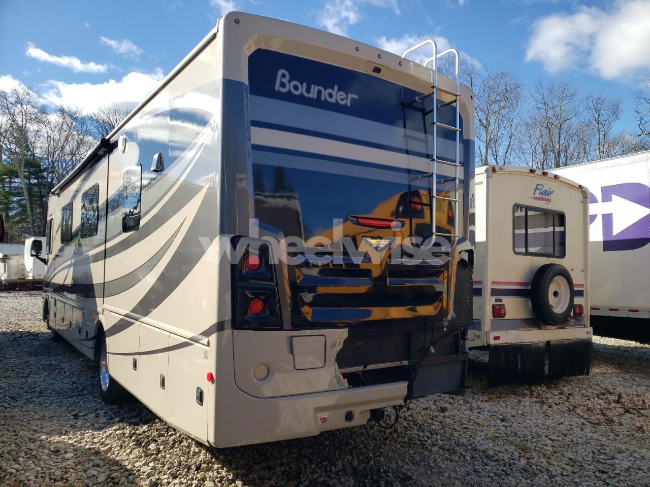 Photo 3 of 2016 FORD F53 (VIN 1F66F5DY4F0A08541)