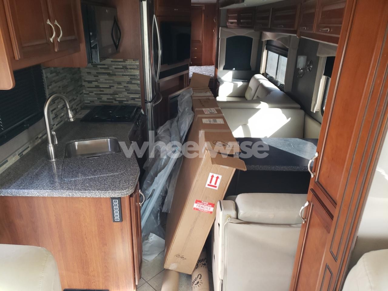 Photo 6 of 2016 FORD F53 (VIN 1F66F5DY4F0A08541)