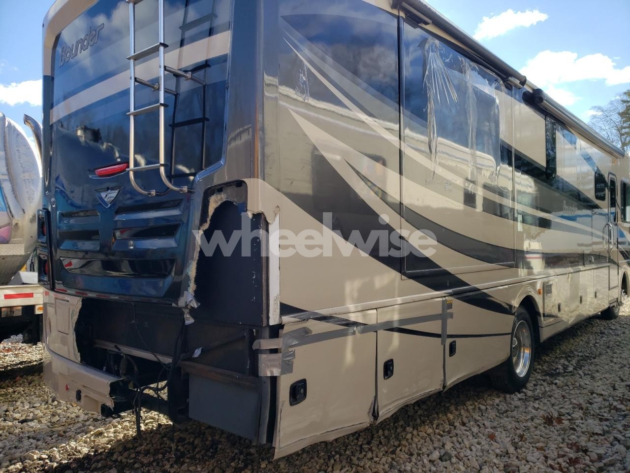 Photo 9 of 2016 FORD F53 (VIN 1F66F5DY4F0A08541)